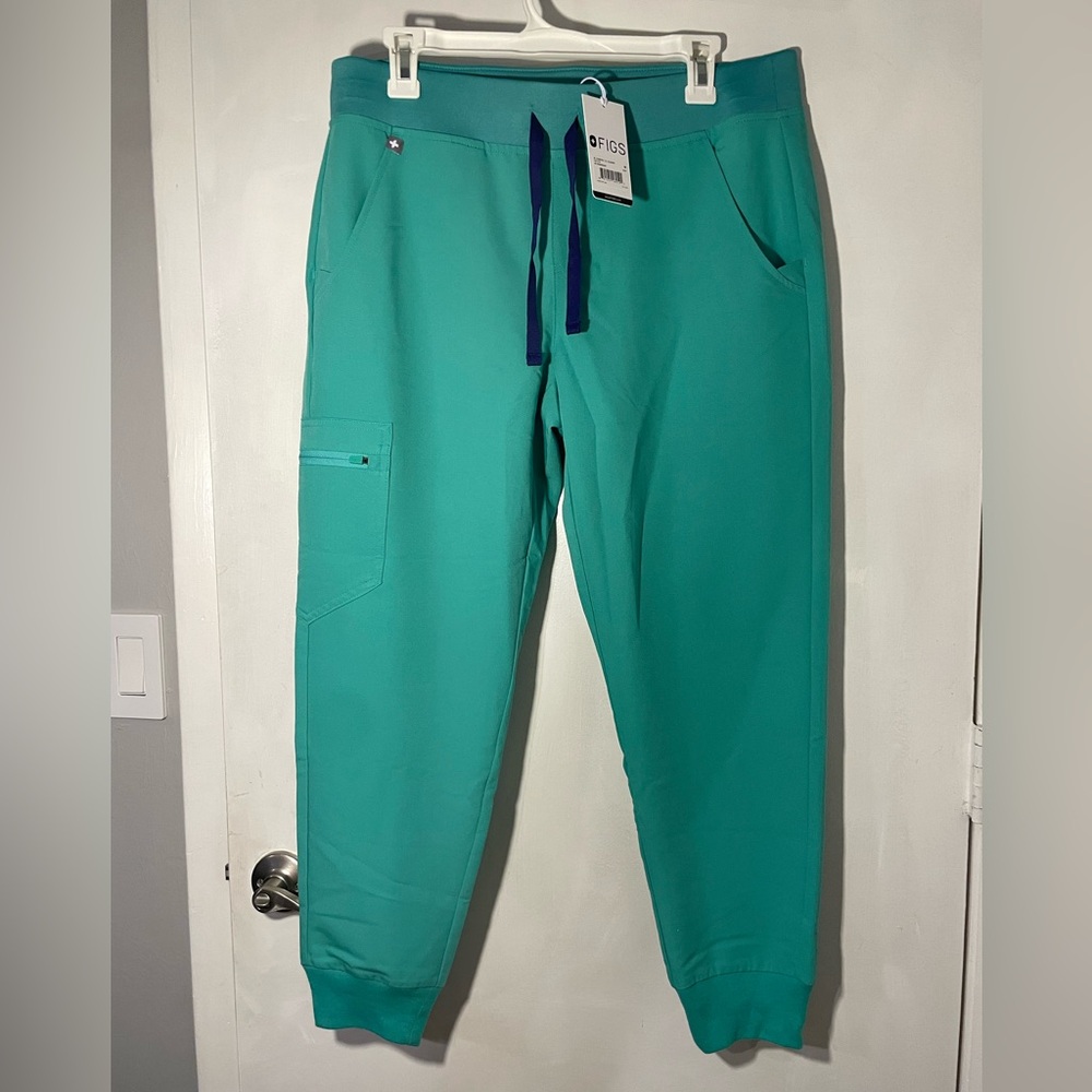 NWT Figs Zamora jogger pants - M petite